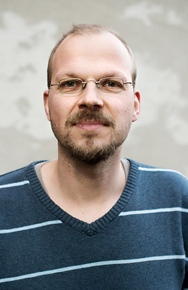 Lars Popp liest in Frankfurt aus Haus der Halluzinationen